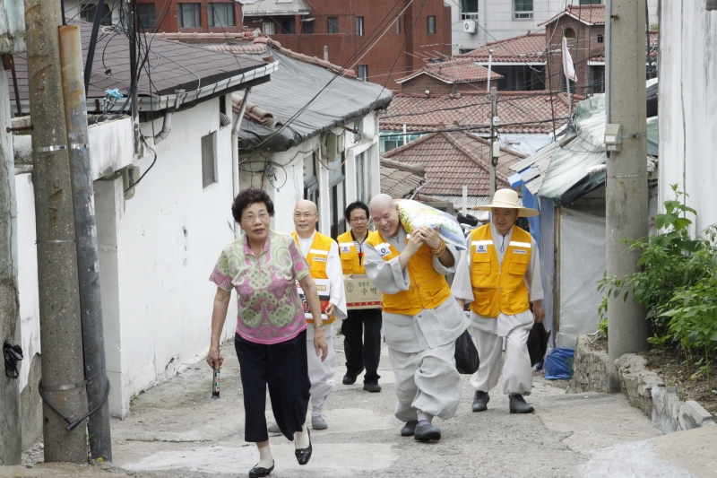 2011.07.22_백사마을 봉사 (6)
